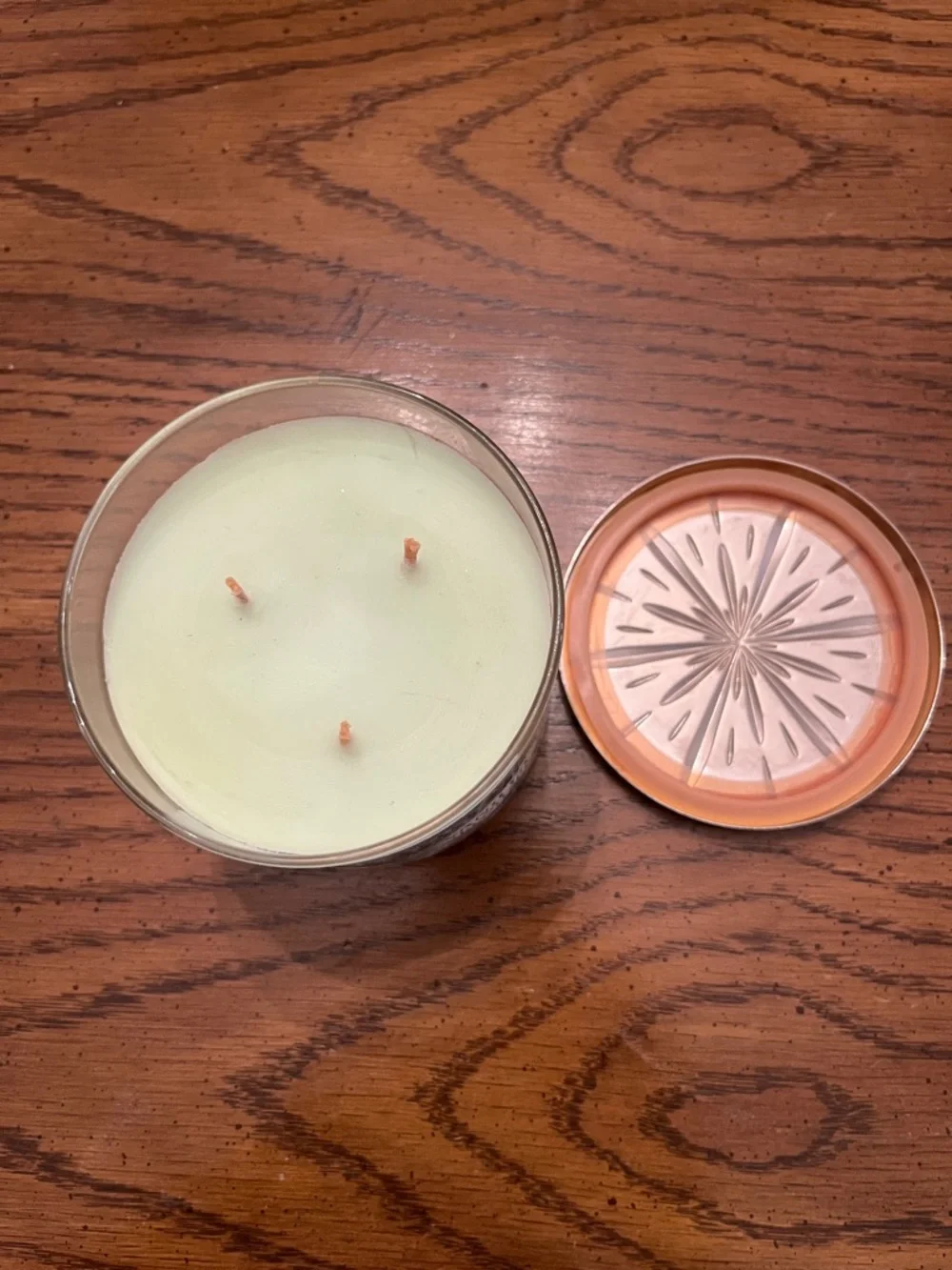 Bath & Body Works Vanilla Snowflake Three Wick Candle, NWT‎